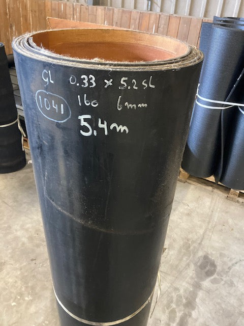 Gebruikte rubber op rol (Z.g.a.n.)