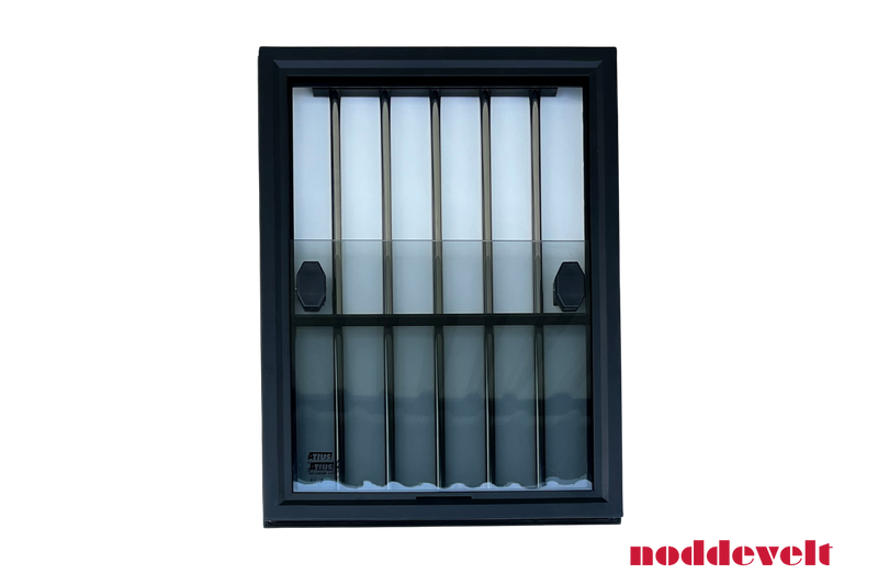 Halfzakkend raam vierkant verstek 450x600 incl tralies